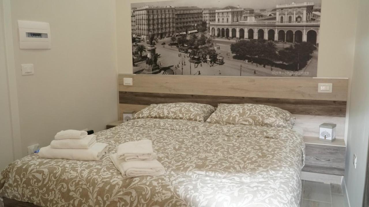 Donna Vicenza Bed & Breakfast Nápoles Exterior foto